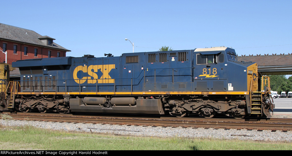 CSX 818